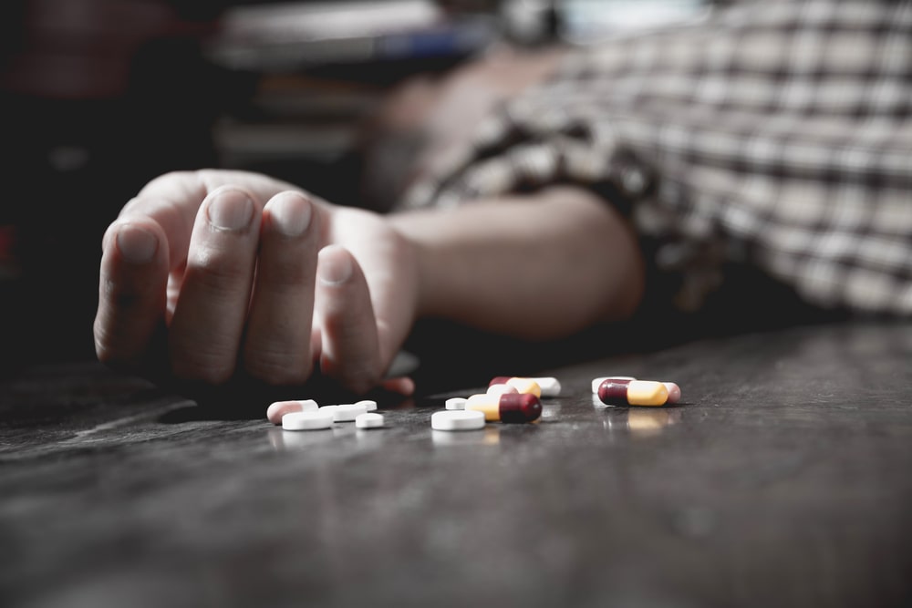 Legal and Illegal Drug Overdose: Guide to Signs, Symptoms, and Help